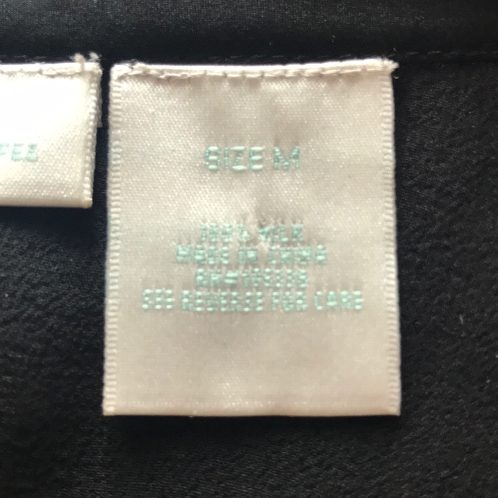 Super cute Jennifer Lopez blouse. - Picture 3 of 6